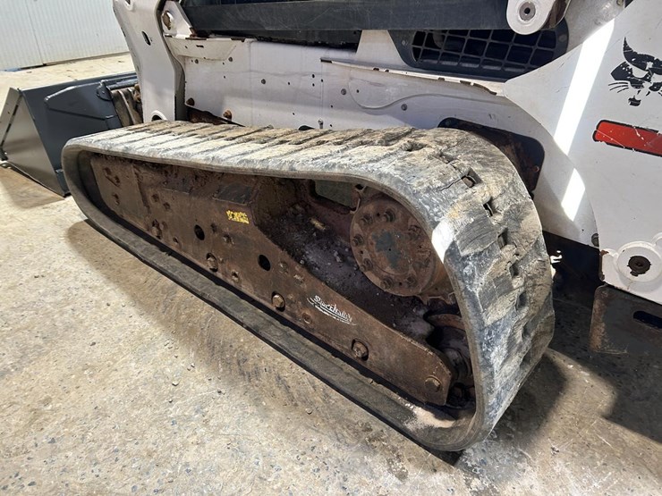 2015-bobcat-t870-image-16