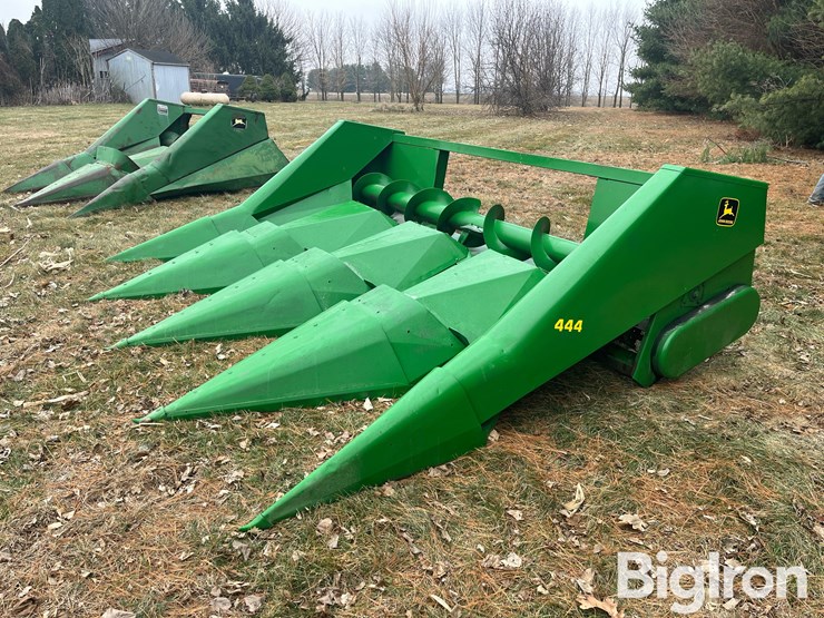 john-deere-444-image-7