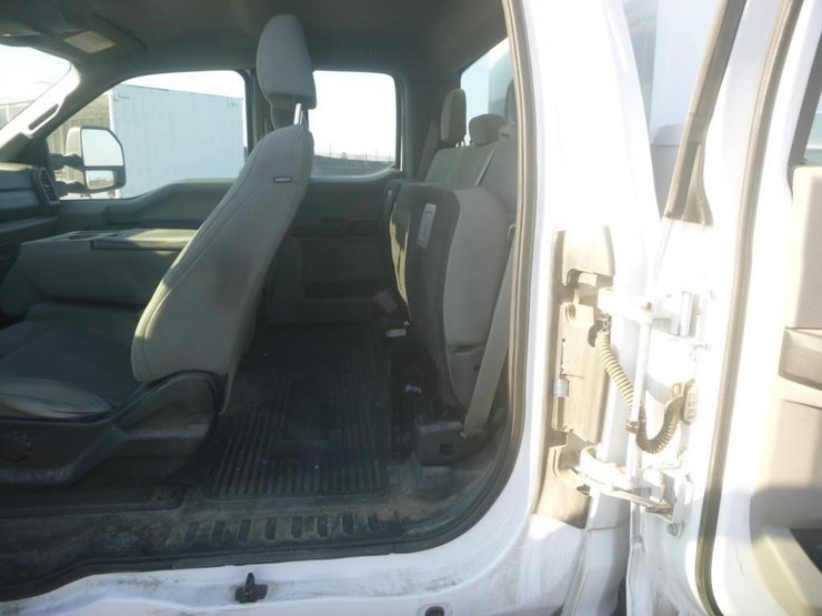 2017-ford-f350-image-12