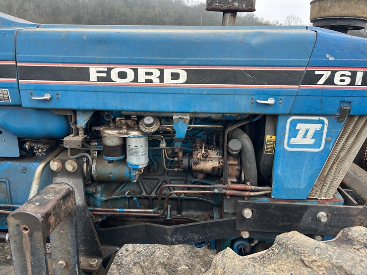 ford-7610-image-8