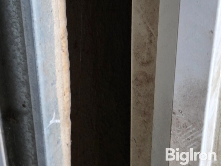 insulated-sliding-barn-doors-image-6