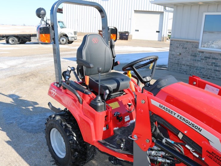 #4148-•-massey-ferguson-1gc.25-compact-tractor-image-8