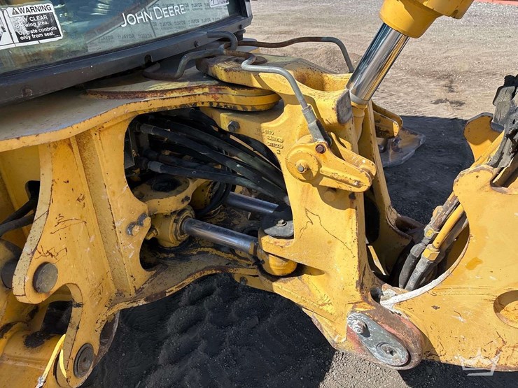 2004-deere-410g-image-11