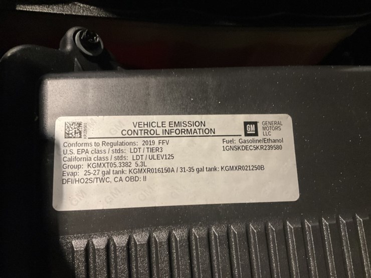 2015-chevrolet-tahoe-image-14