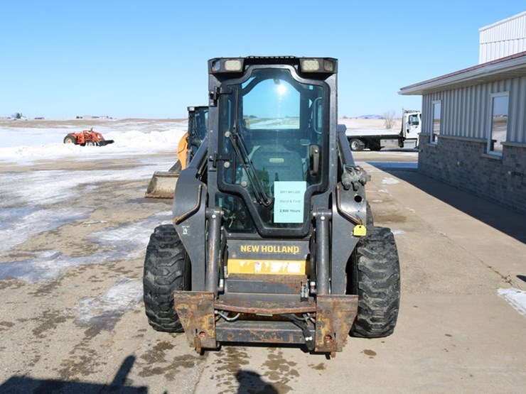 2017-new-holland-l220-image-7