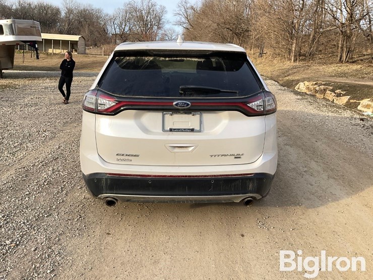 2016-ford-edge-titanium-image-6