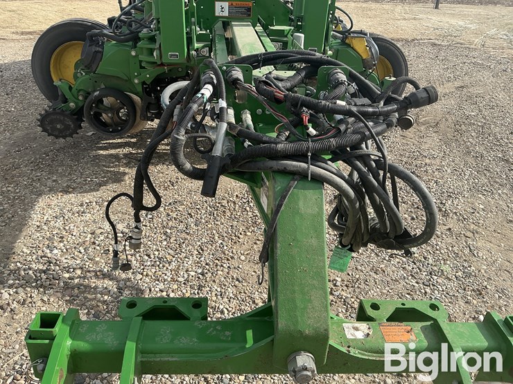 2022-john-deere-1775nt-image-12