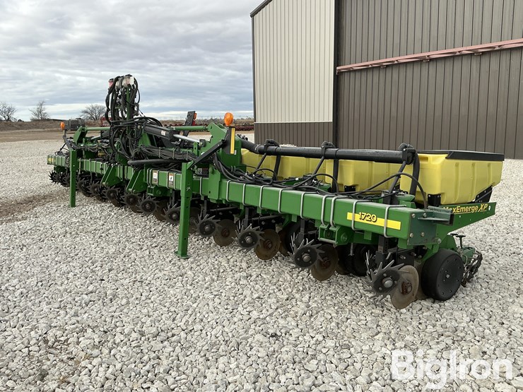 2012-john-deere-1720-image-1