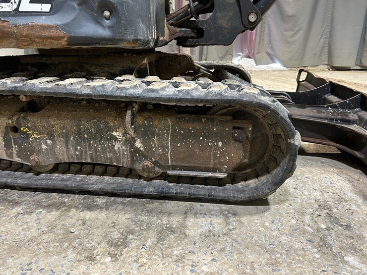 2017-bobcat-e32i-image-12