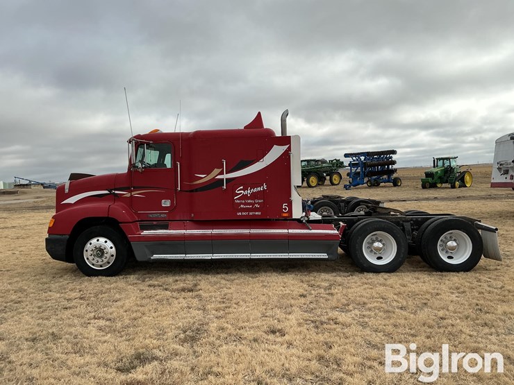 1995-freightliner-fld112-image-7