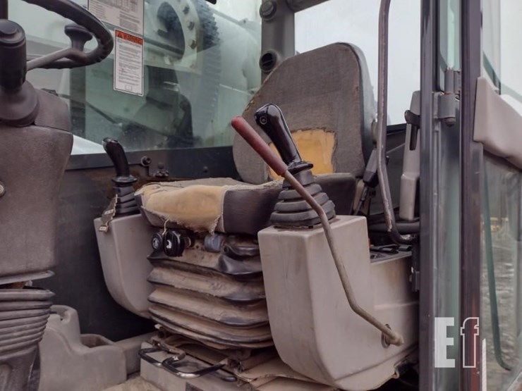 2005-gradall-xl3300-image-15