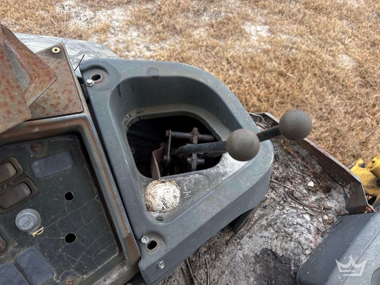 2004-deere-310sg-image-31