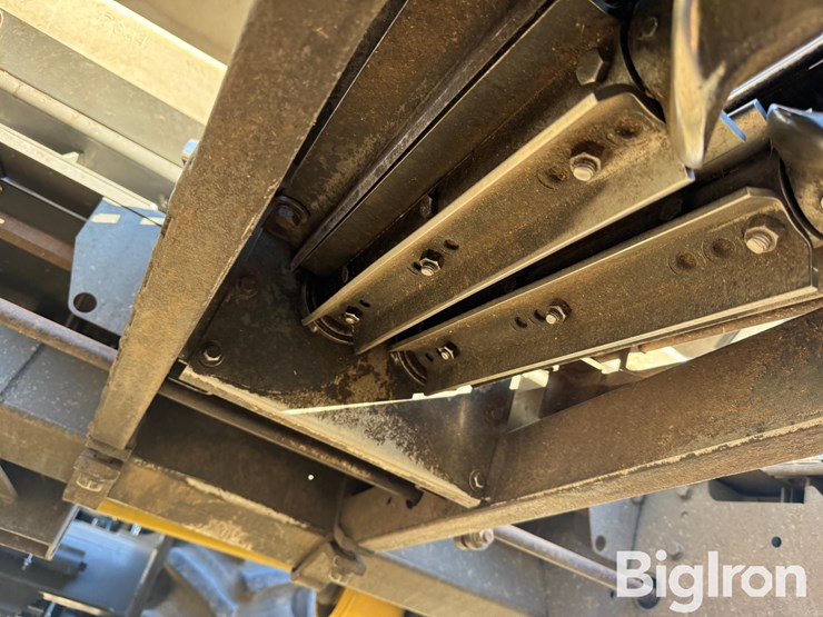 2012-agco-3000-image-19