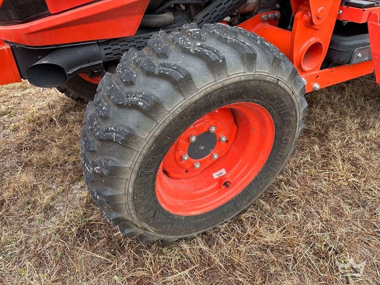 2025-kubota-l4060d-42hp-4wd-utility-loader-tractor-image-35