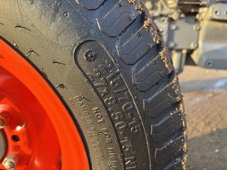 2017-kubota-l4701d-image-14