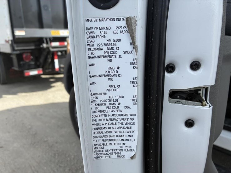 2017-ford-f550-xlt-image-22