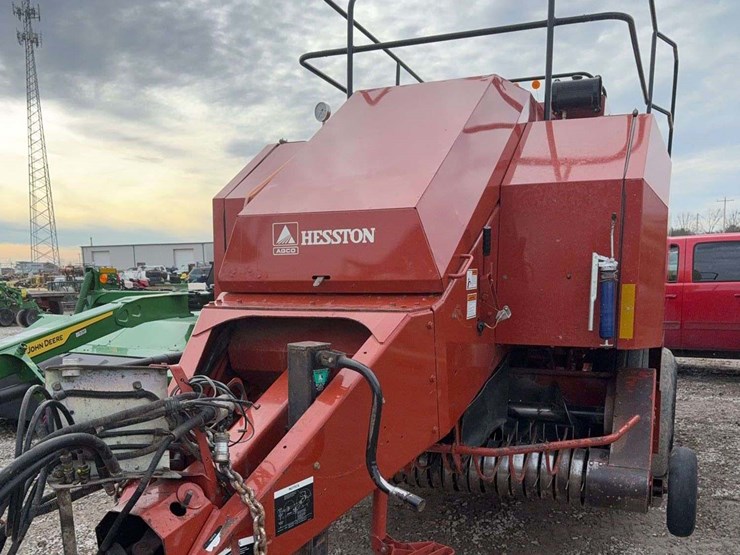 2004-hesston-4760-image-1