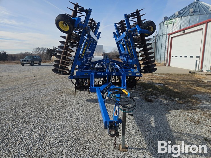 2011-landoll-7431-26-image-2