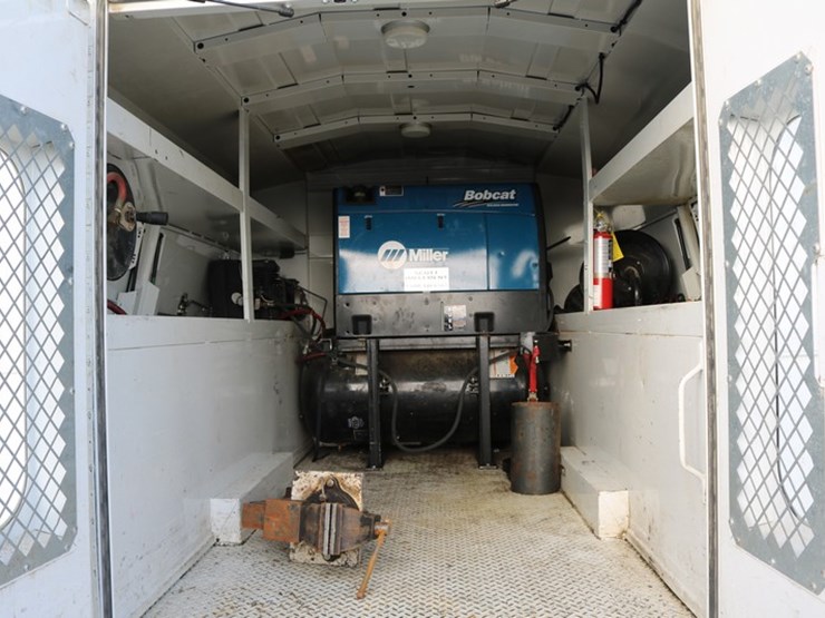 2016-chevrolet-3500-image-18