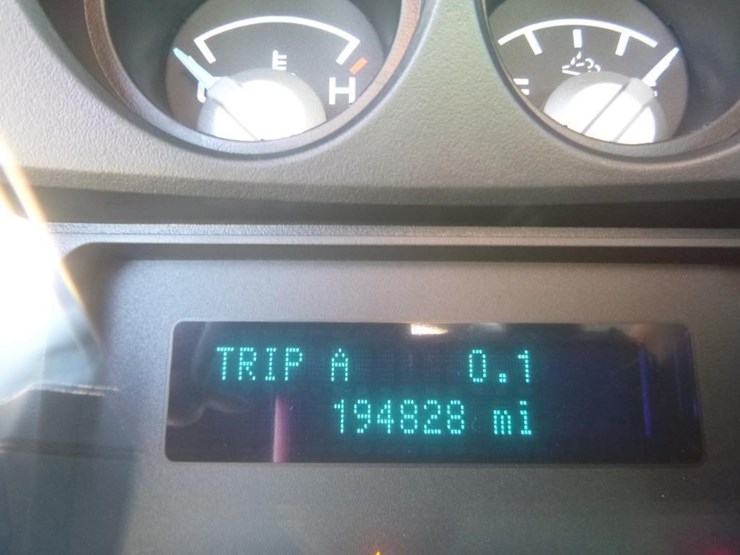 2013-ford-f650-image-21