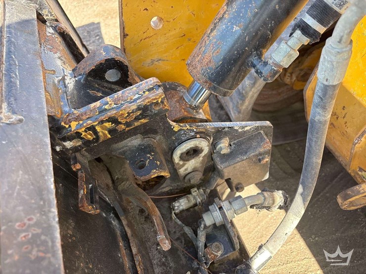 2023-caterpillar-259d3-image-16