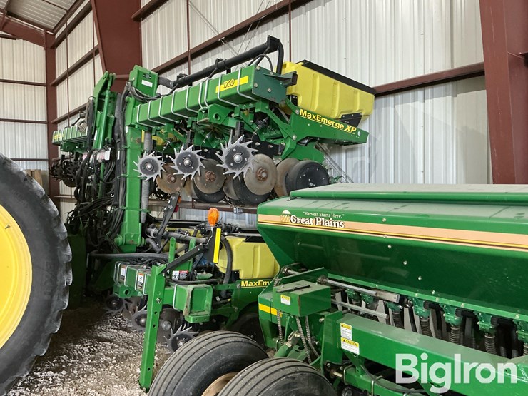 2012-john-deere-1720-image-12