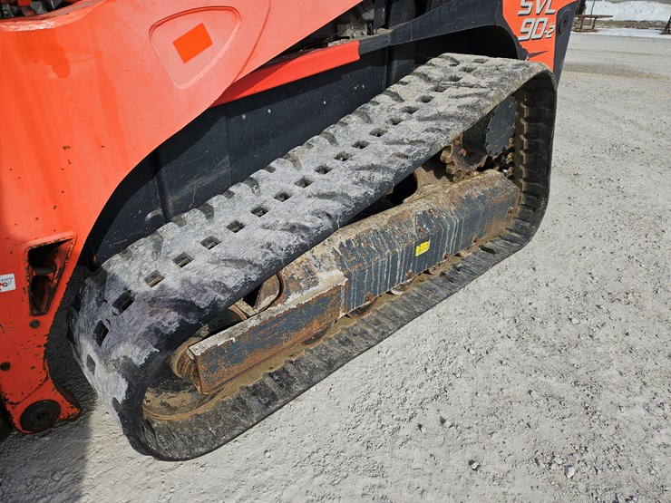 2014-kubota-svl90-2-image-13