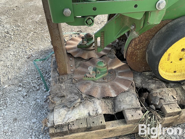 john-deere-7200-image-12