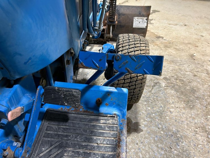 new-holland-1220-image-25