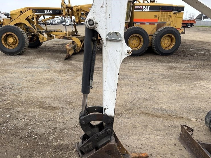 2021-bobcat-e20-image-15