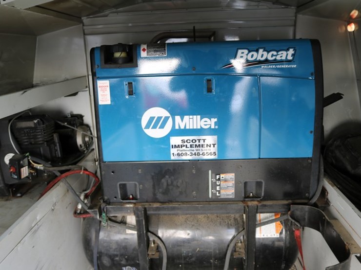 2016-chevrolet-3500-image-16