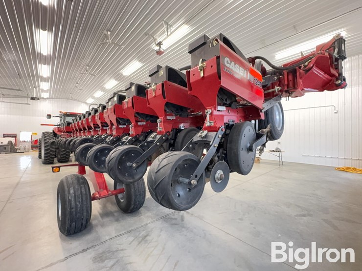 2012-case-ih-1240-image-15