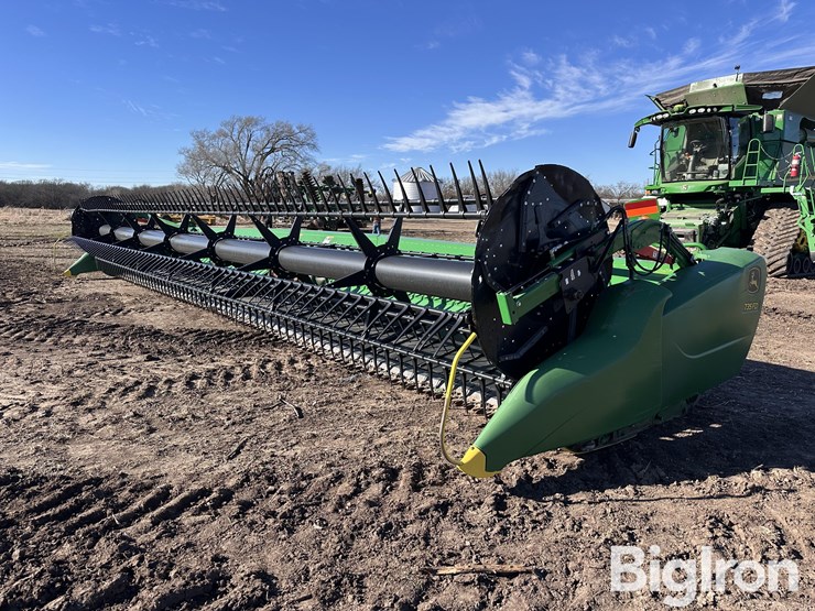 2020-john-deere-735fd-image-1