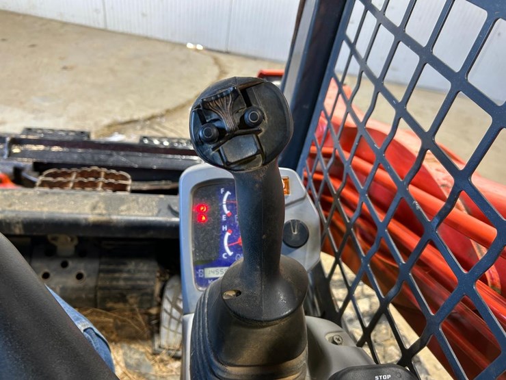 2016-kubota-svl75-2-image-25