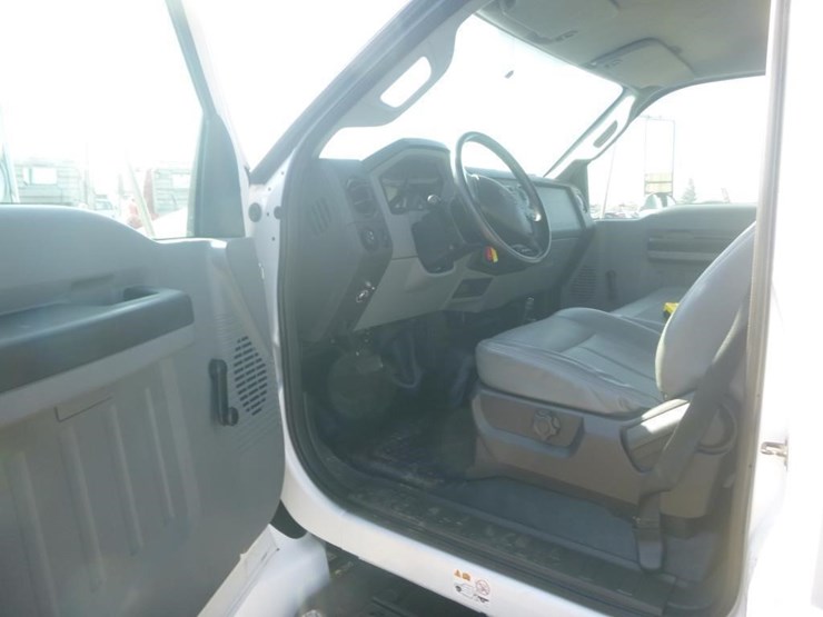 2013-ford-f650-image-11