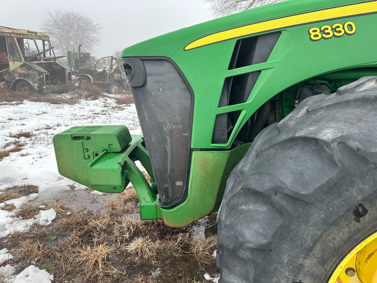 john-deere-8330-image-37