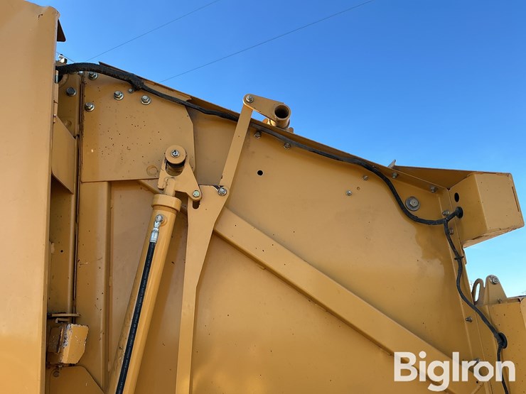 2011-vermeer-605-image-15