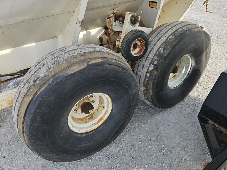 #205094-•-tyler-fertilizer-spreader-image-4