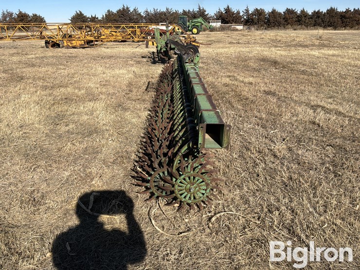 john-deere-e0400-3-pt-rotary-hoe-image-4