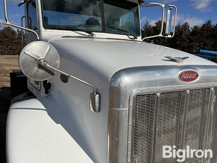 2005-peterbilt-385-image-19