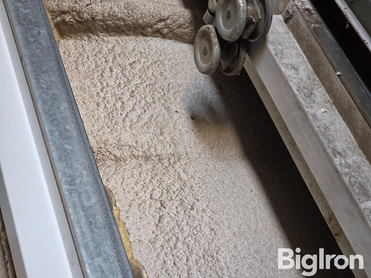 insulated-sliding-barn-doors-image-4