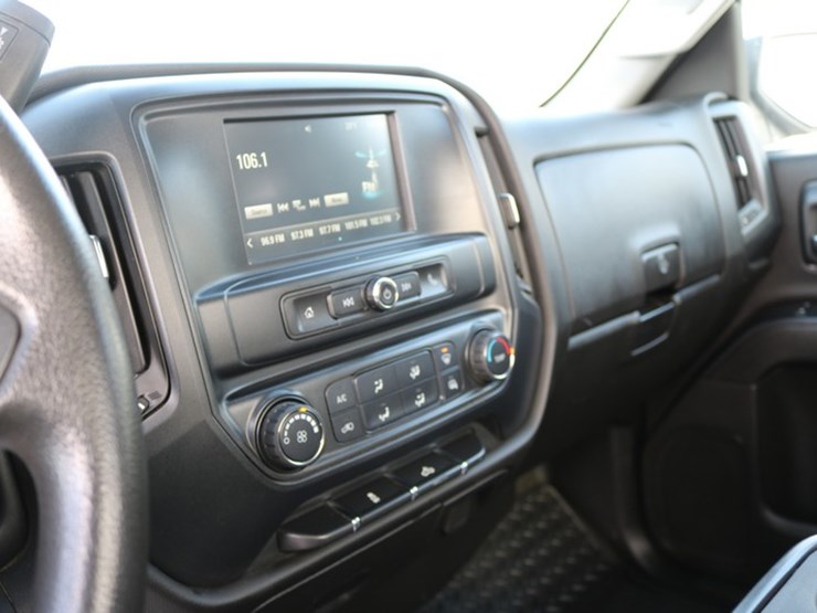 2016-chevrolet-1500-image-14