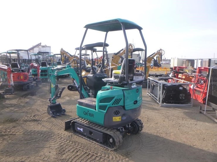 2025-agt-qk16r-hydraulic-excavator-image-4