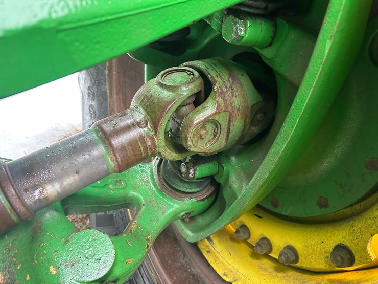 john-deere-8330-image-19