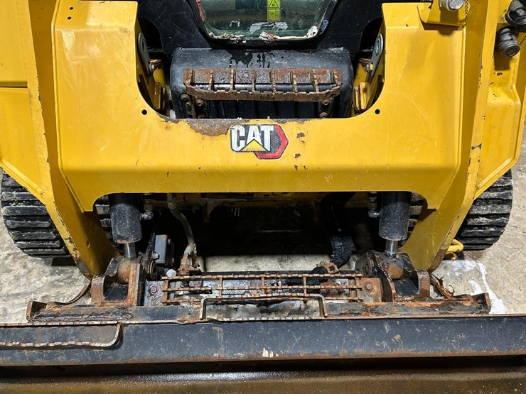 2022-caterpillar-259d3-image-10
