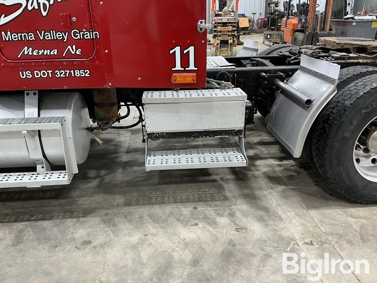 1994-freightliner-fld112-image-16