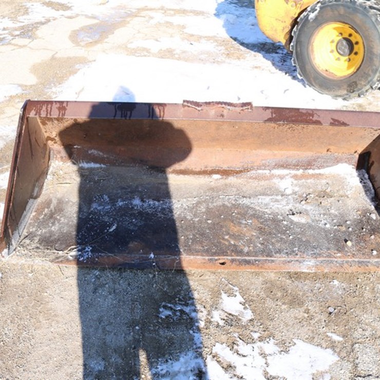 #4184 • Skid Steer Bucket