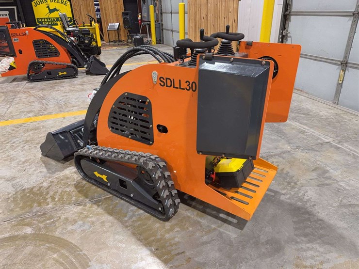 2025-sdlanch-sdll30-mini-skid-steer-image-3
