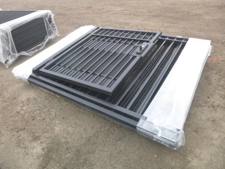 black-metal-fencing-w/swing-door-(qty-5)-image-3