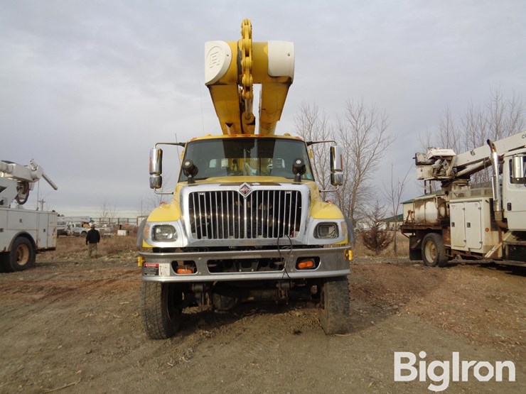 2007-international-7400-image-2